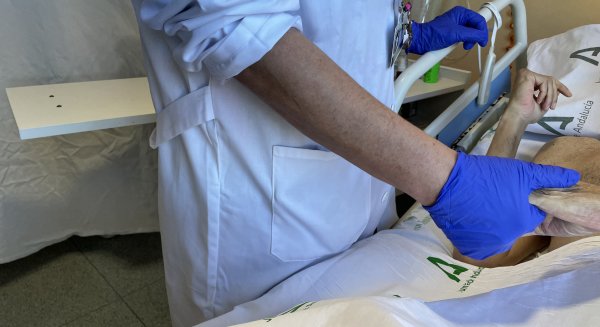 Las psicólogas clínicas del Hospital Regional atienden a un millar de pacientes cada año