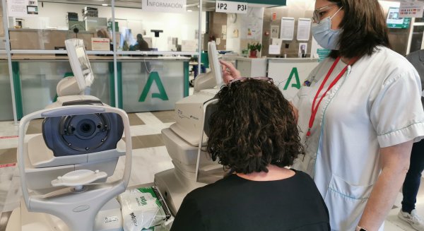 Hospital Costa del Sol realiza una campaña para concienciar de la importancia del glaucoma