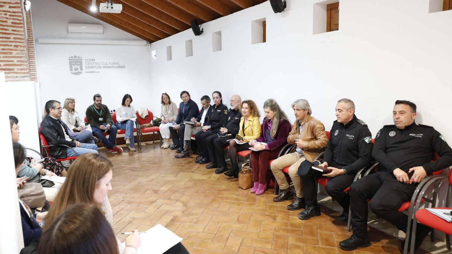 Las consultas sobre violencia de género descienden más de cinco puntos en los últimos cuatro meses 