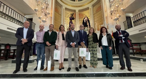 El Clínico y la Archicofradía del Paso y la  Esperanza firman un acuerdo de hermanamiento 