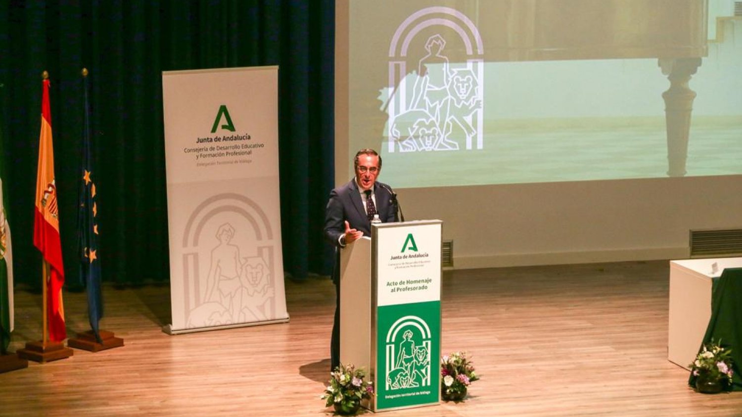 Educación rinde homenaje a más de 500 docentes jubilados de la provincia de Málaga