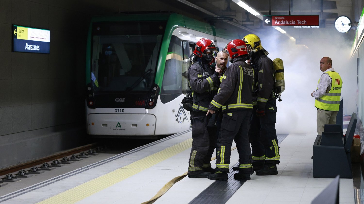 Más de 150 personas participan en el simulacro de emergencias del Metro de Málaga en Atarazanas