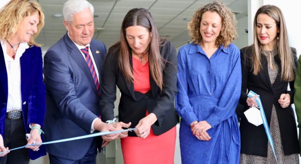 Loles López inaugura la residencia Tartessos para personas con discapacidad en Huelva