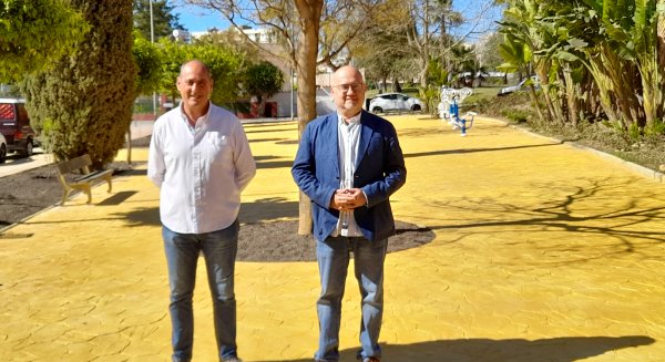 Torre del Mar pone en valor más de 1.600 m2 de parque público en la calle Aurora
