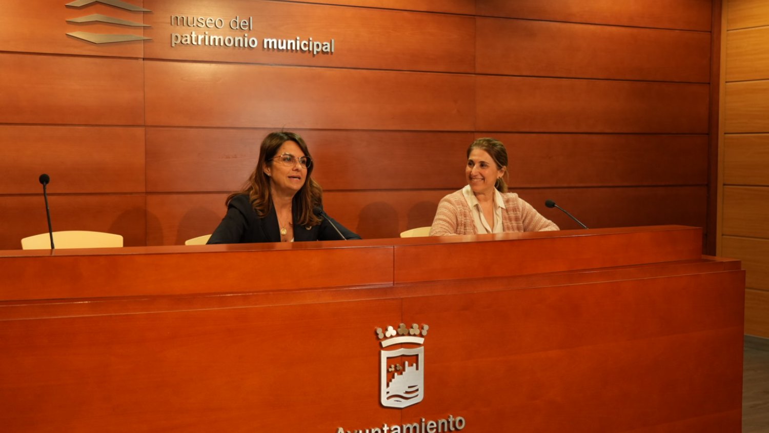 El Ayuntamiento aprueba convocatorias de ayudas en idiomas y obtención del permiso de conducir