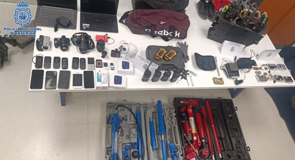Desarticulada en Vélez-Málaga una trama criminal dedicada al robo de máquinas de cobro automático 
