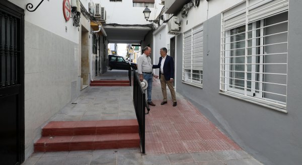 El Ayuntamiento ejecuta la remodelación integral en el Pasaje Peña de San Pedro Alcántara 