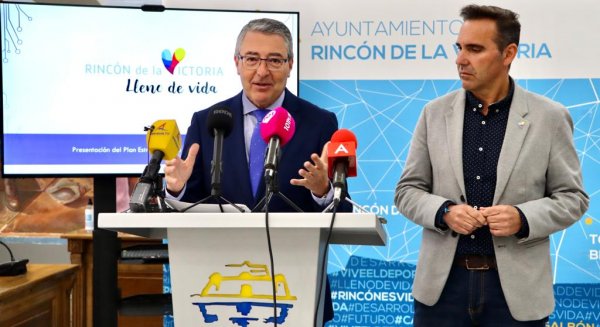 Rincón de la Victoria marca las líneas para que el municipio sea un destino inteligente
