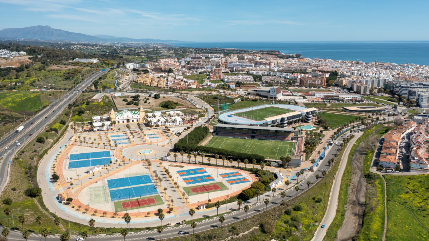 Estepona adjudica la obra de un rocódromo para el Parque Ferial y Deportivo