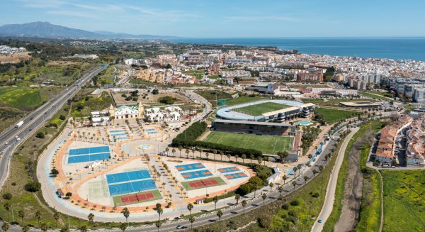 Estepona adjudica la obra de un rocódromo para el Parque Ferial y Deportivo