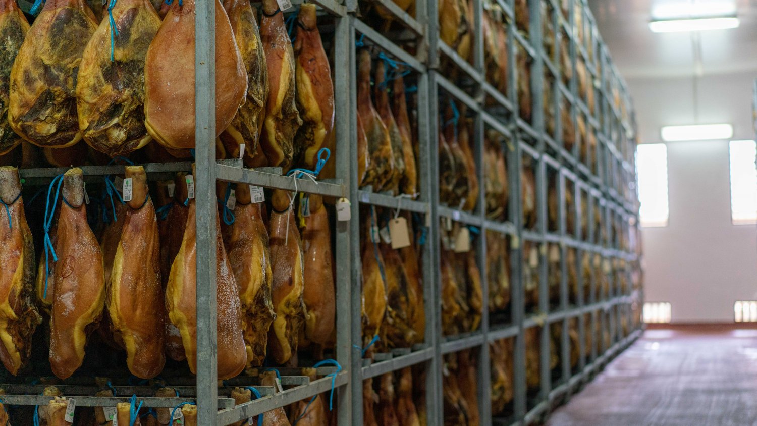 Jamones Granadinos incorpora el ibérico a su gama de productos para abrirse a nuevos mercados