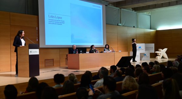 Loles López apuesta por la colaboración público-privada como 'motor social' para la sociedad