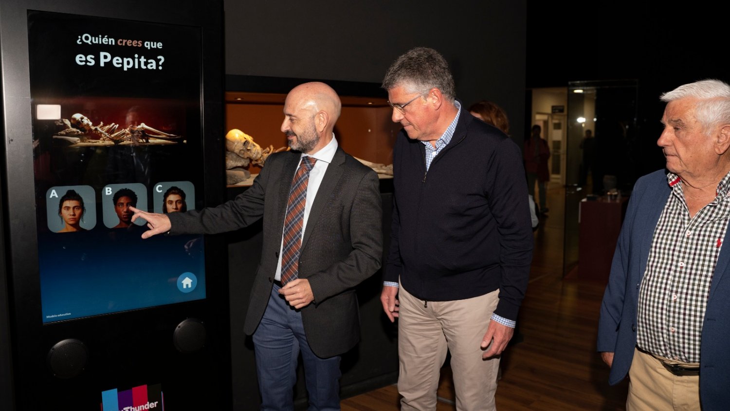 El Museo de Nerja expone un esqueleto epipaleolítico de casi 10.000 años de antigüedad 