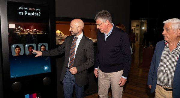El Museo de Nerja expone un esqueleto epipaleolítico de casi 10.000 años de antigüedad 