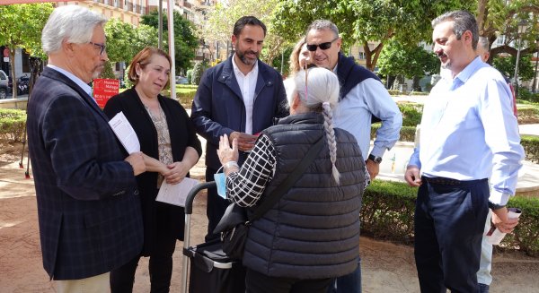 PSOE advierte que 'los vecinos de Plaza de la Victoria y del centro están en peligro de extinción'