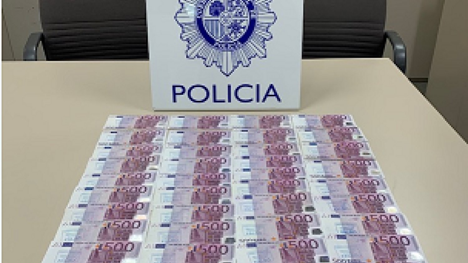 Desarticulada una red de distribución de billetes falsos de 500 euros 