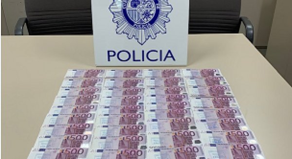 Desarticulada una red de distribución de billetes falsos de 500 euros 