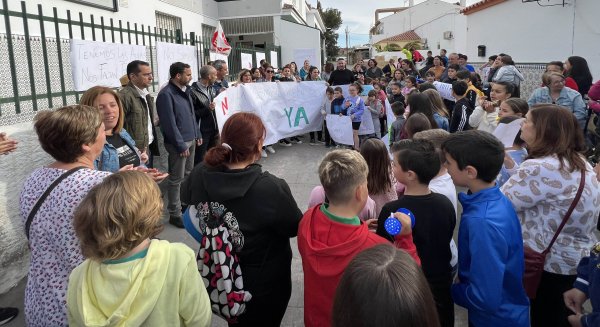 PSOE exige a la Junta la bajada de ratios en colegios de la capital frente al de la educación pública