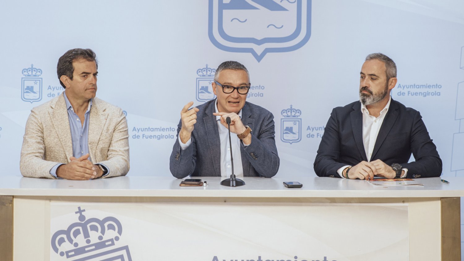 Gavira exige a Moreno Bonilla “menos fotos y más voluntad” para solucionar los problemas de la sanidad