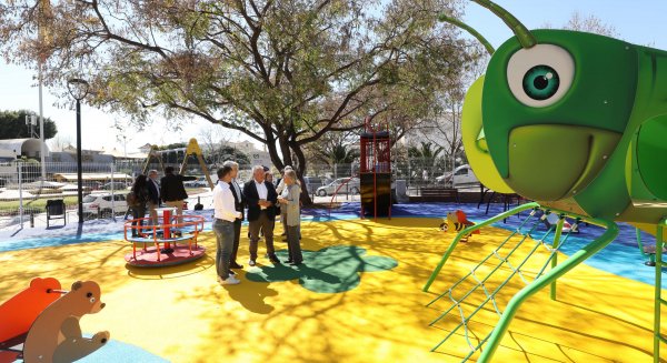 El Ayuntamiento culmina las obras del parque infantil del bulevar Ashmawi