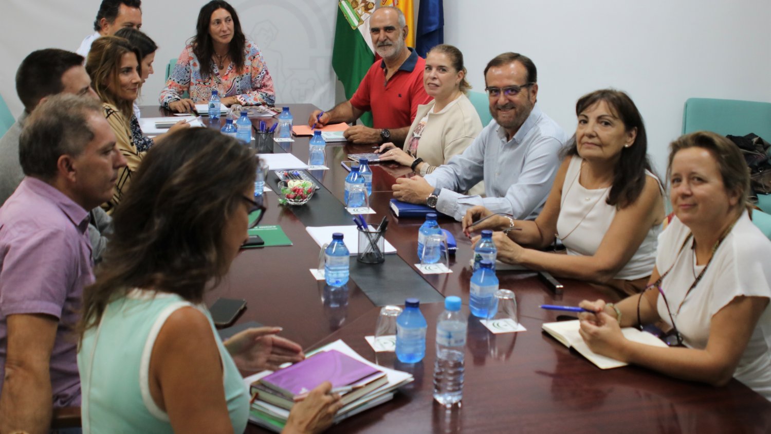 Loles López subraya la colaboración de los colegios profesionales para la elaboración de las nuevas leyes