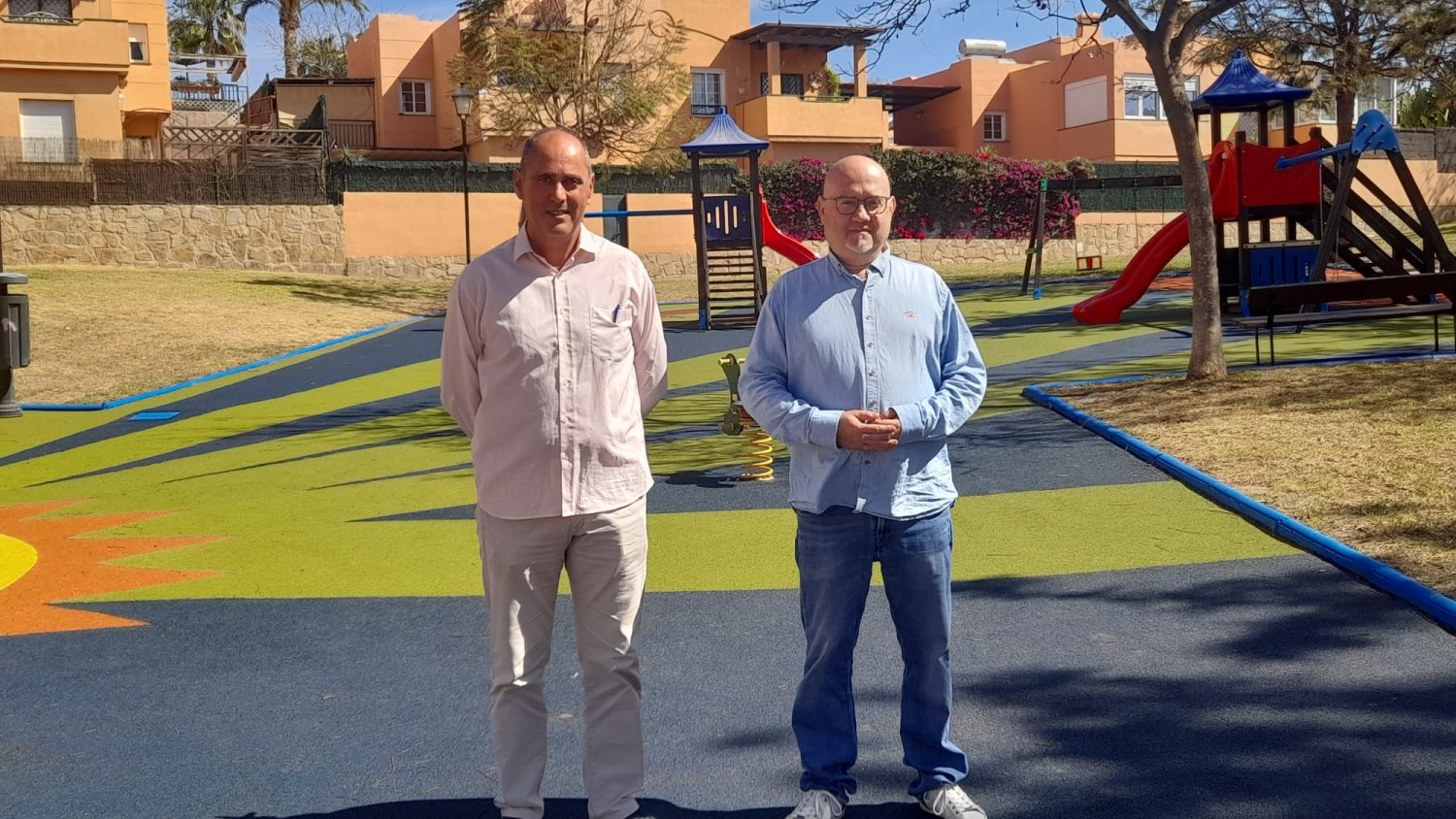 Torre del Mar remodela los parques infantiles de calle Monte Real y calle Los Prados