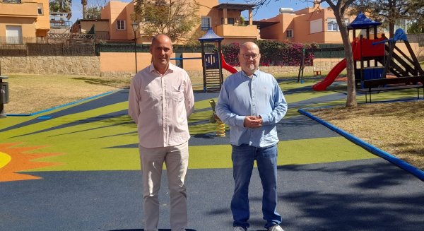 Torre del Mar remodela los parques infantiles de calle Monte Real y calle Los Prados