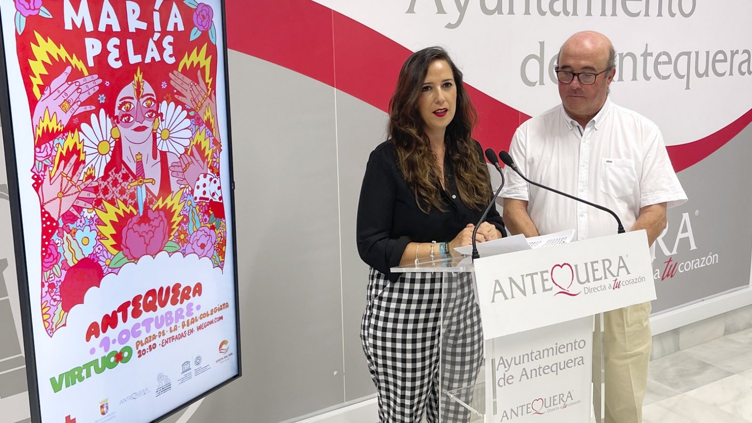 María Peláe, protagonista del concierto benéfico de Cruz Roja en la plaza de los Escribanos de Antequera
