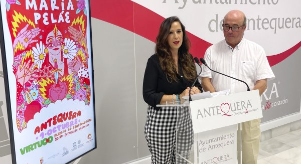 María Peláe, protagonista del concierto benéfico de Cruz Roja en la plaza de los Escribanos de Antequera