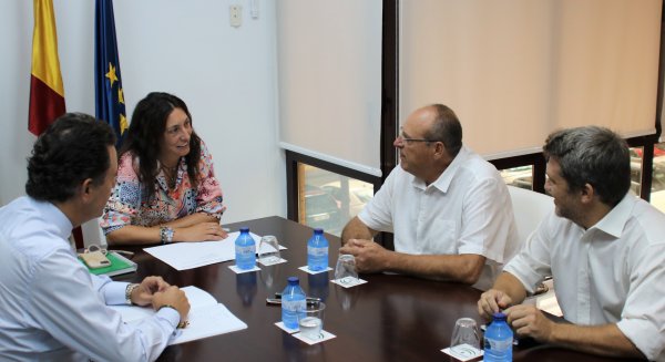 Loles López destaca la importancia de estrechar la colaboración con la Mesa del Tercer Sector