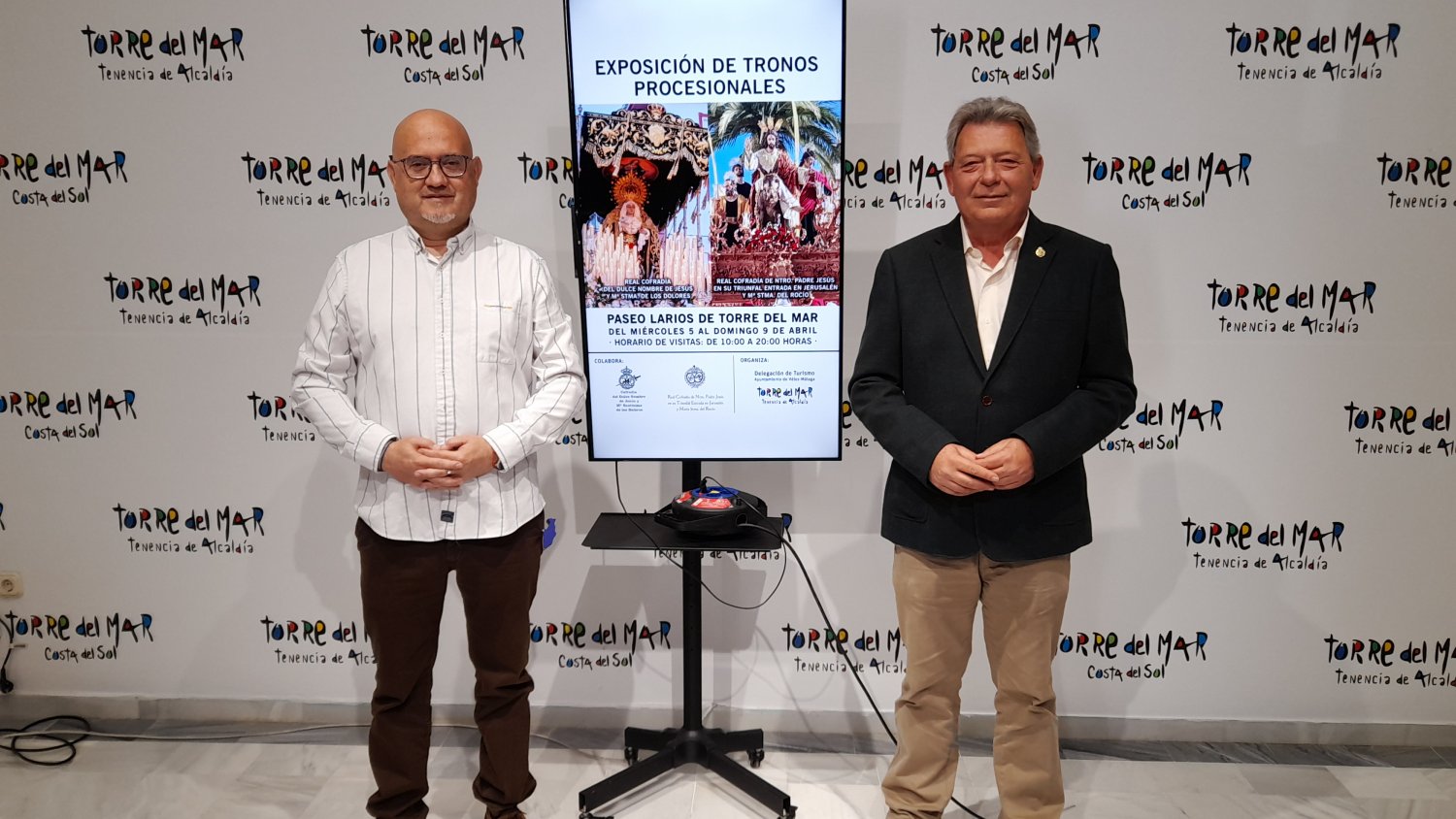 Torre del Mar presenta su exposición de tronos de Semana Santa en el Paseo de Larios