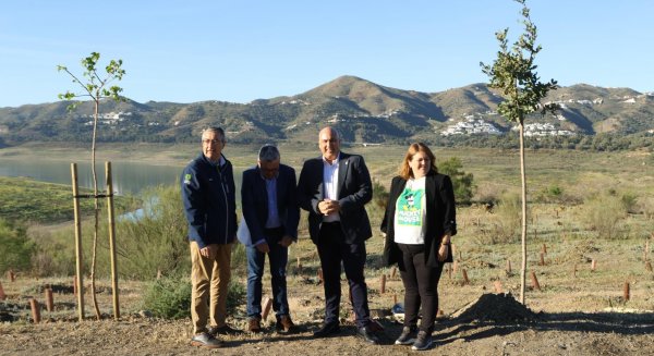 Diputación concluye la plantación de 41.000 árboles y arbustos en La Viñuela