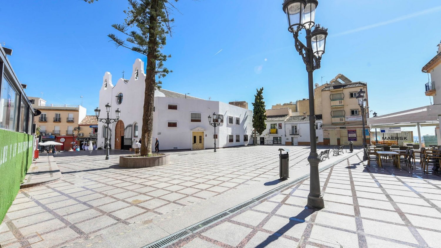 Torremolinos remodela la plaza San Miguel y calle Santos Arcángeles