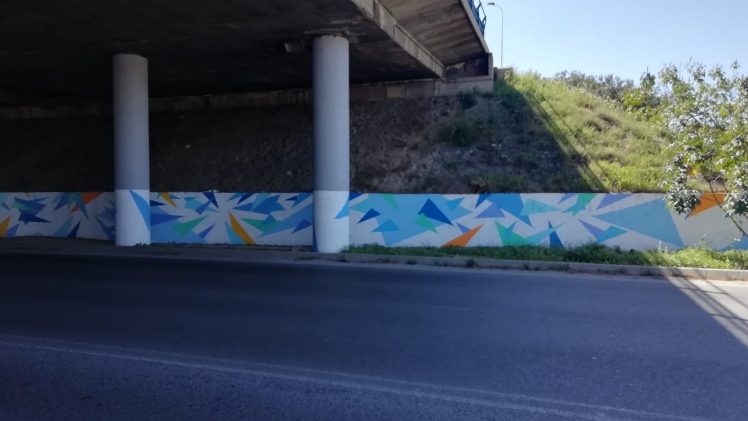 Churriana cuenta con un mural decorativo en el paso peatonal bajo el puente de avenida de Velázquez