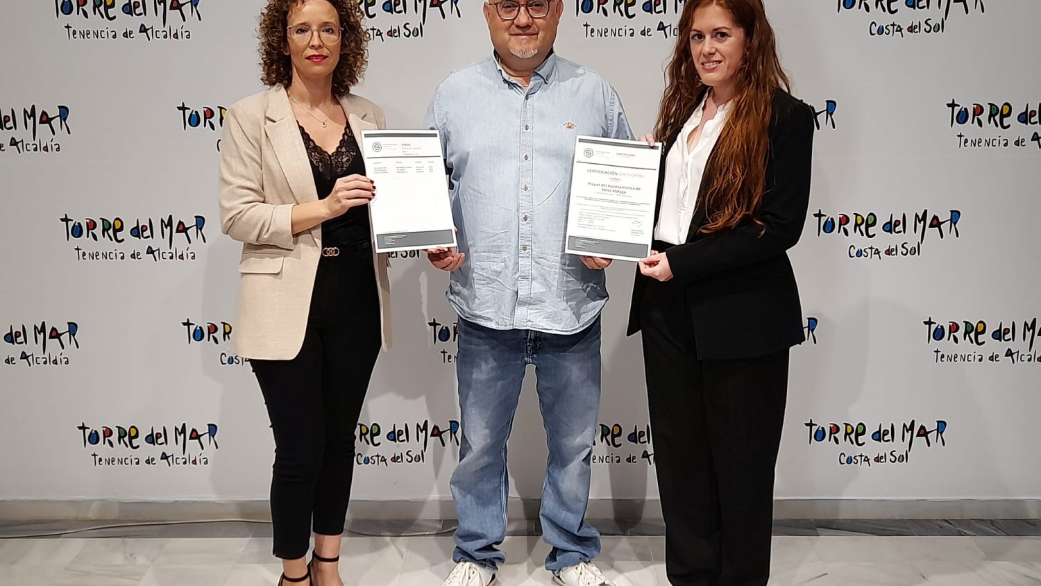 Vélez-Málaga, tercer municipio de Andalucía en recibir la 'S de Sostenibilidad' en sus playas