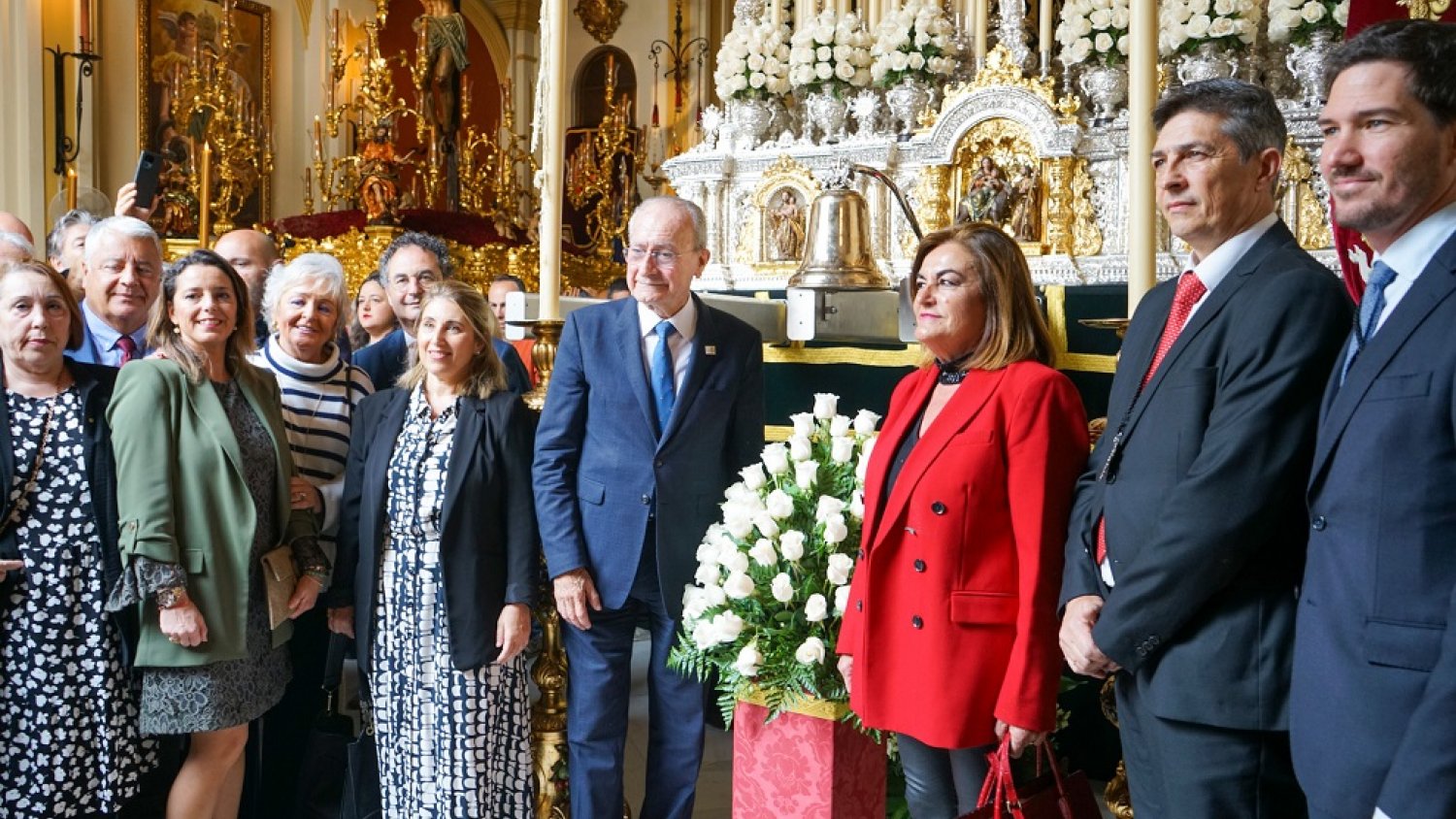 La Virgen de las Penas lucirá un manto con el escudo de la Fundación Católica 'Ayuda a la Iglesia Necesitada'