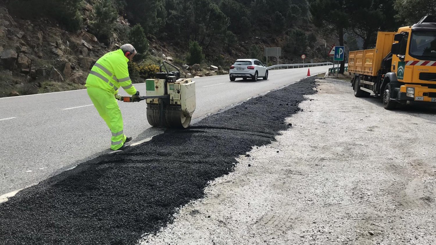 La Junta adjudica el contrato de conservación de 453 kilómetros de carreteras del sur de Málaga