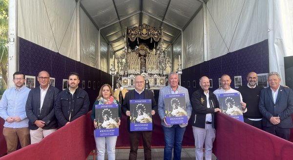 El Paseo Larios de Torre del Mar luce los tronos de la 'Pollinica' y la Virgen de los Dolores