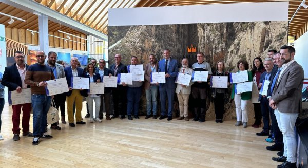 Veinticuatro empresas del entorno del Caminito del Rey reciben el distintivo de 'Compromiso de Calidad Turística'