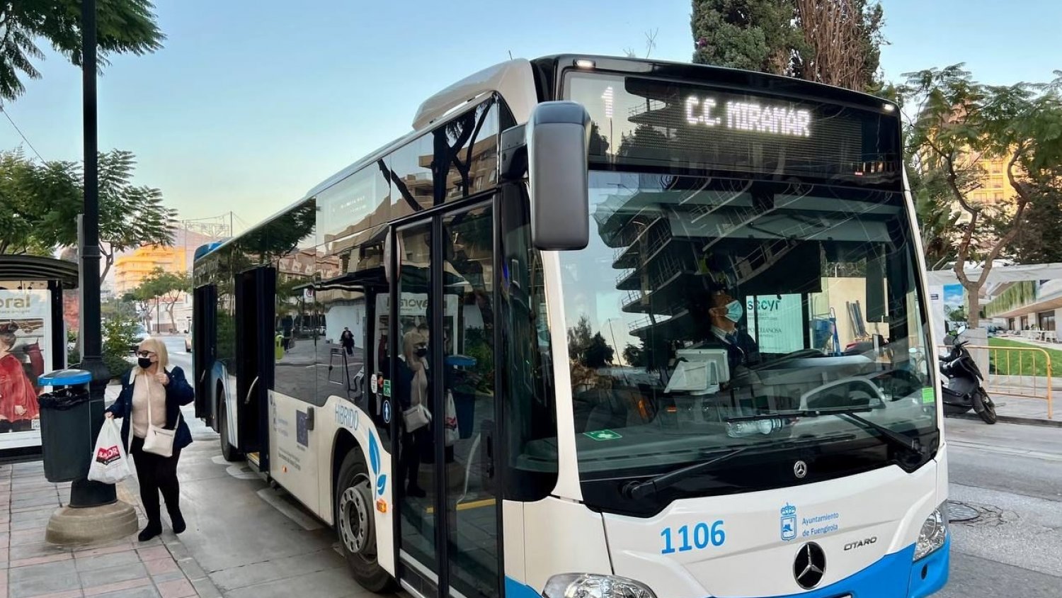 La aplicación móvil para viajar gratis en el autobús de Fuengirola entrará en servicio el 10 de abril