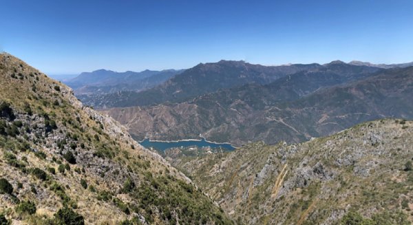 Rescatado en helicóptero un senderista perdido en el pico de La Concha en Marbella