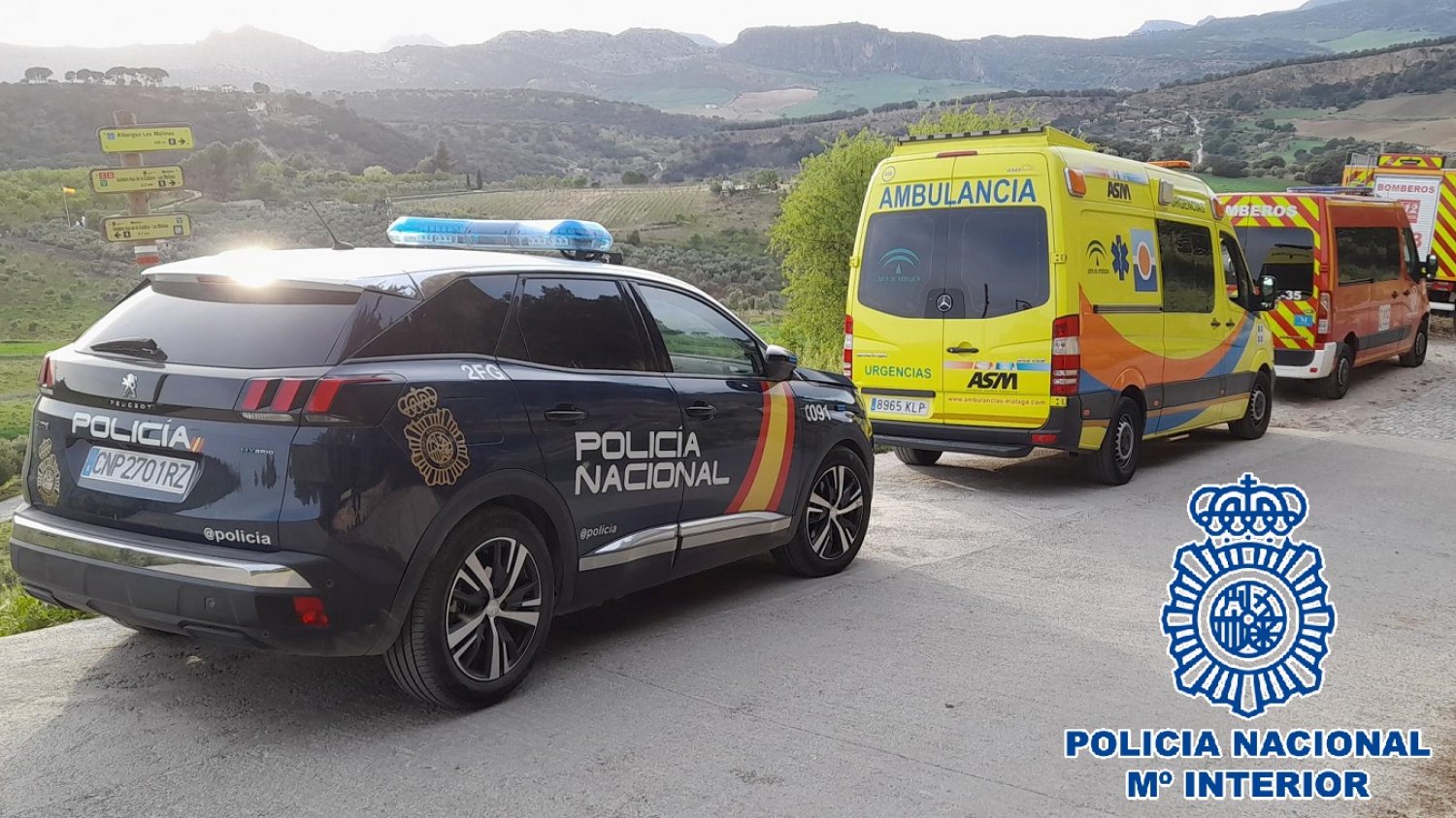 La Policía Nacional rescata en Ronda a un menor que se había caído desde 12 metros   