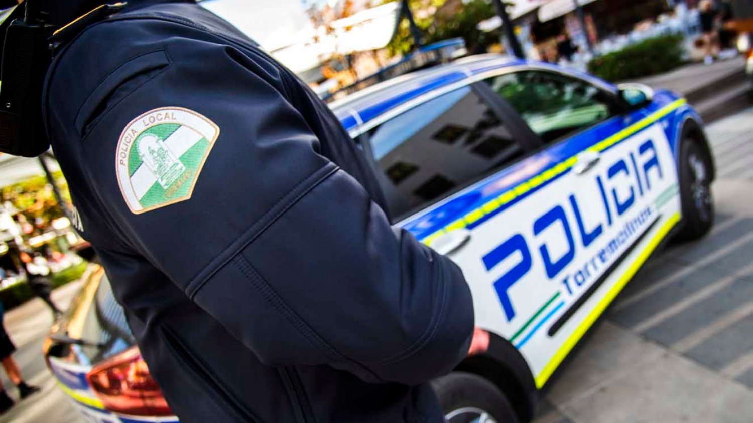 Un detenido por conducir sin permiso en un coche con un arma manipulada y drogas