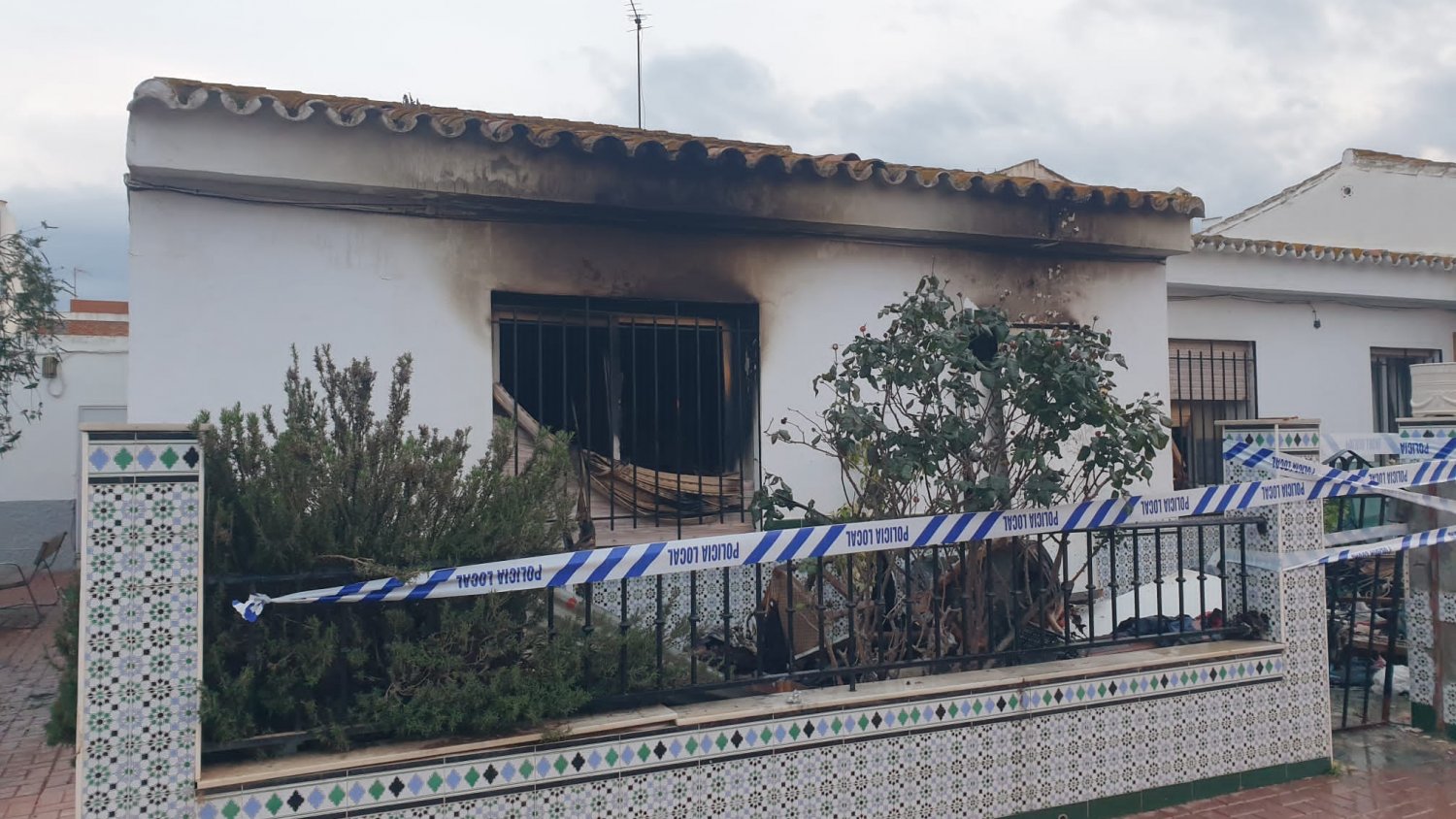 La Policía Adscrita retira tres niñas a unos padres de Cártama por un delito de abandono de menores