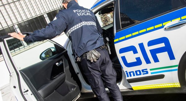 Detenidos dos hombres tras allanar una vivienda en Torremolinos