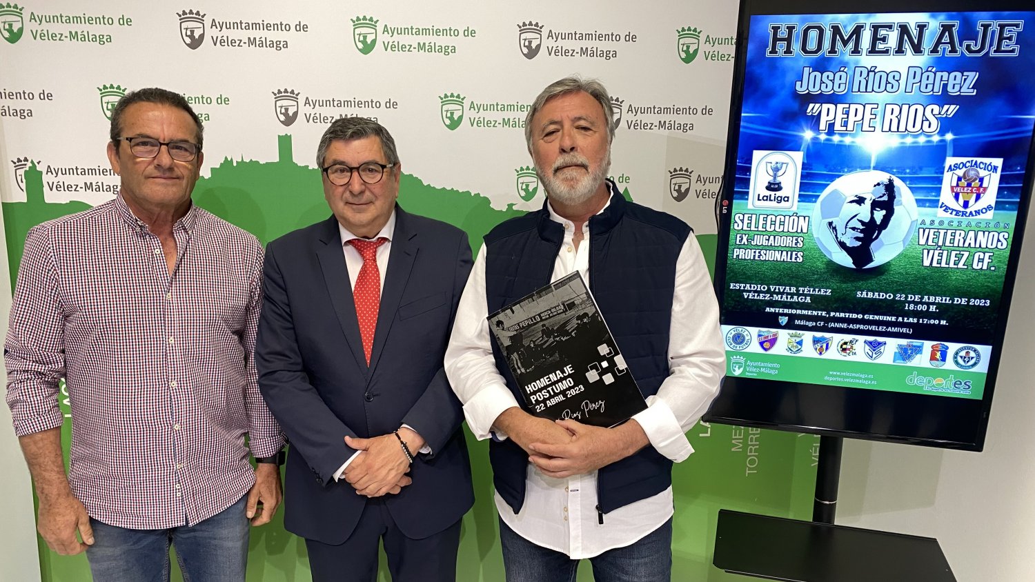 Vélez-Málaga rinde homenaje a la trayectoria deportiva de Pepe Ríos