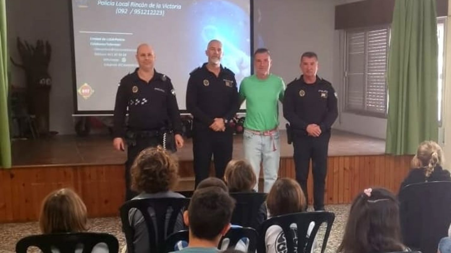 La Policía Local de Rincón de la Victoria imparte formación en ciberseguridad en el ámbito escolar