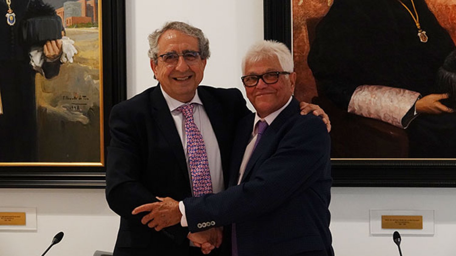 UMA.- La Universidad recibe una colección de la revista Cambio 16 donada por el periodista Juan de Dios Mellado