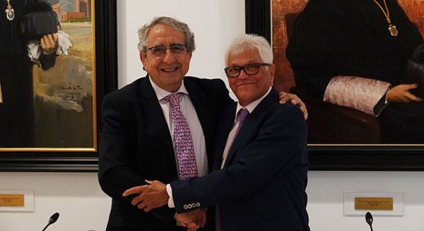UMA.- La Universidad recibe una colección de la revista Cambio 16 donada por el periodista Juan de Dios Mellado