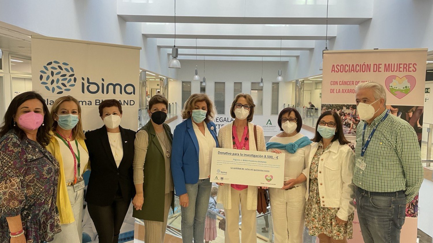 Ibima recibe una donación de la Asociación ‘Esperanza’ para investigar el cáncer de mama metastásico